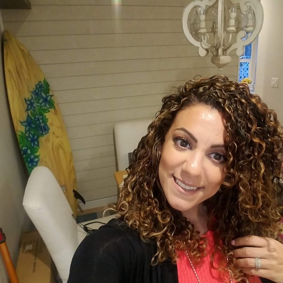 Meet your Posher, Liz - Picture 3 of 3